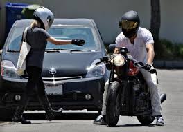 The two had never met. Scarlett Johansson And Ryan Reynolds Out For A Ride On His Motorcycle In La 07 07 2008 Famousfix Com Post