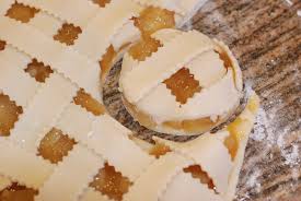 Place the biscuits on the bottom of the rectangular cake mold so that the tray is invisible and place the apples on top. Mini Apple Pie Cookies Tgif This Grandma Is Fun