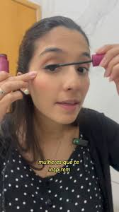 Quem disse que consigo guardar essa foto só pra mim? 🥹🤏🏼 Esses pequenos  pezinhos que hoje chutam meu ventre, em breve tocarão o mundo. Agora, são  parte de mim, mas logo estarão