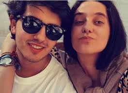 Victoria Federica y su novio presumen su amor en alta mar