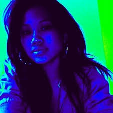 Leslie Sison's Instagram, Twitter & Facebook