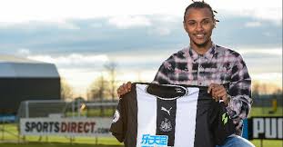 Veja momento em que lázaro é retirado de viatura e colocado em ambulância. Inter Owned Valentino Lazaro I M Settling In Well At Newcastle I Want To Do Everything That I Can