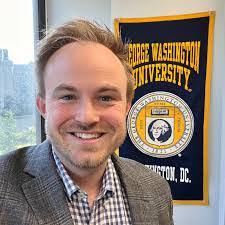 Shannon Reyes's Instagram, Twitter & Facebook