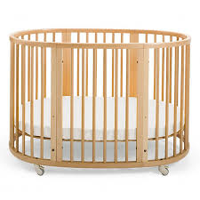 Baby crib diy baby bassinet round baby cribs cheap baby cribs unique cribs bebe shower furniture boutique nursery neutral baby furniture. 6 Best Round Cribs Of 2021 Easy Home Concepts