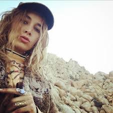 Jeana Francis's Instagram, Twitter & Facebook