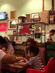 At thai noodle house, you can find sweet chilli wing, laab chicken salad, beef noodle soup, pad thai, and more! Boat Noodle Chef Picture Of Little Rara Thai Noodle House Kuala Lumpur Tripadvisor
