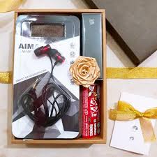 Semoga diusiamu saat ini, semakin menjadikan dirimu. Giftbox Hadiah Ulang Tahun Pacar Cowok Kado Hadiah Unik Untuk Lelaki Shopee Indonesia