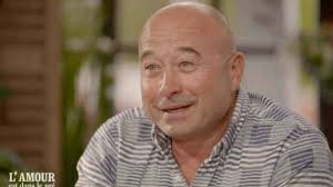 Surprise dans L'amour est dans le pré : un ancien candidat apparaît en  couple avec une ex-Miss