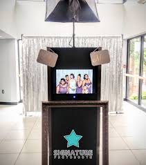 Weddings, birthdays, bar/bat mitzvahs, and more. Open Air Photo Booth With Live Slideshow Cincinnati Photo Booth Rental Dayton Props Wedding Photo Booth Rental Entertainment Room Design Open Air Photo Booth
