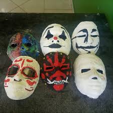 Más proyectos, mascaras en yeso 8vo...