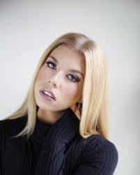 Megan Steer's Instagram, Twitter & Facebook