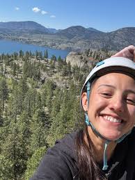 🥰 Rope friends, do you have any rope access tricks & tips ? Going into  this new year, I want to be the best at my craft. Looking to learn from  some vets 👌💕