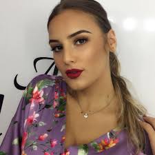 Agnesa Make-Up Artist