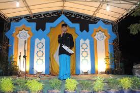 Adanya dekorasi kelas yang dibuat dari beragam bahan menjadikan suasana kelas lebih nyaman dan bikin betah belajar. Dekorasi Lomba Maulid Simple Cek Bahan Bangunan