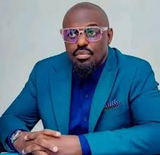 Importance of family support during downfall