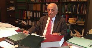 1 mart 1979'da, i̇slâm dünyasının nobeli ödülü olarak nitelendirilen uluslararası kral faysal ödülünü, 1999 yılında türkiye yazarlar birliği üstün hizmet ödülünü aldı. Fuat Sezgin Kimdir Iste Prof Dr Fuat Sezgin Hayati Ve Eserleri Son Dakika Haberler