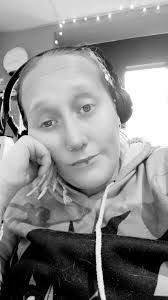 Andrea Hildebrand's Instagram, Twitter & Facebook