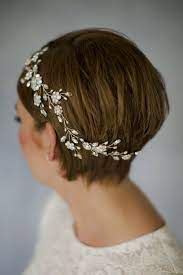 Wedding hair vines for short hair. Short Hair Wedding Inspiration For Brides Of All Styles And Tastes Debbie Carlisle