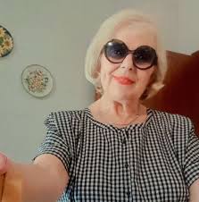 Guarda il c*** di mia figlia". Affari Tuoi, Stefano in imbarazzo con la  mamma della concorrente poi succede l'impensabile. Scoppia il caso in prima  serata (VIDEO) ⤵️⤵️