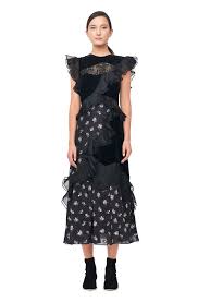 While many late summer colors will still work, fall wedding guest attire gives way to longer sleeves, rich jeweled tones, and prints that echo the changes of season. Best Wedding Guest Dresses For Fall Popsugar Fashion
