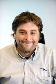 Robert Batch's Instagram, Twitter & Facebook