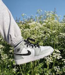 Hdg Sales 1 Personal Shopper On Instagram Treat Your Girl Right The Air Jordan 1 Mid Smoke Grey Jordan 1 Gray Jordan Shoes Girls Adidas Shoes Outfit Casual