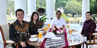 Последние твиты от diaz hendropriyono (@dhendropriyono). Diaz Hendropriyono Jika Pak Jokowi Terpilih Lagi Akan Ada Lebih Banyak Wajah Muda Di Pemerintahan