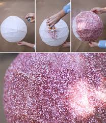 Glitter glue wird auf wasserbasis produziert, ist schwer entzündbar und fast geruchsneutral. Jordan Makes A Disco Ball Glitter Diy Diy Crafts Crafts