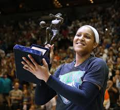 Moore was the winner of the 2006 and 2007 naismith prep player of the year. Uconn Women Insider Maya Moore Is A Real Jet Setter Hartford Courant