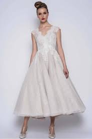 Maybe you would like to learn more about one of these? Schlichte Brautkleider A Linie Kurze Hochzeitskleider Mit Spitze Babyonlinedress De