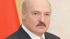 Łukaszenka zablokował liderom opozycji start w wyborach, a sobie zapewnił  dożywotni immunitet