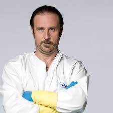 Wo und wann läuft der tatortreiniger im fernsehen? Tatortreiniger Ndr Kultserie Mit Bjarne Madel Lauft Aus Der Spiegel