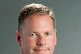 Fidelity follows Schwab's lead