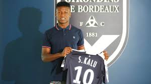 Samuel kalu is a nigerian professional footballer who plays as winger for ligue 1 club bordeaux and the nigeria national team. French Connection Samuel Kalu Der Nigerianische Nomade Der Sich In Der Ligue 1 Zuhause Fuhlt Goal Com
