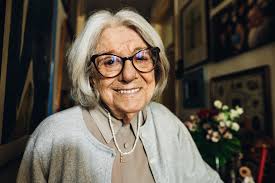 A reconhecida actriz assume mais uma vez um papel interventivo na sua carreira, neste espetáculo íntimo, onde avó e neta contracenam ao som. Uw7pk2pam Clcm