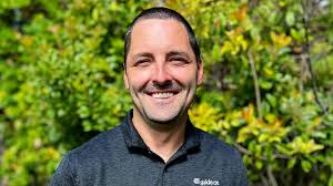 Peter Ord: A Resilient Leader Redefining Customer Onboarding in the B2B  World with Grit and Vision