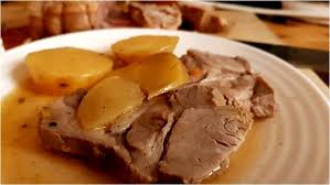 Frollare e conciare la coppa fresca di maiale per un paio di giorni dopo averla. Brasato Di Coppa Di Suino Blogboccabuona