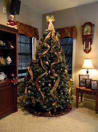 This tree that is the physical presence of every christmas lover's mind 10. 40 Christmas Tree Decorating Ideas