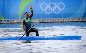 Ao lado de ronilson oliveira, o canoísta ganhou o título do campeonato brasileiro de canoagem velocidade, disputado em curitiba, no paraná. Isaquias Queiroz Ganha O Bronze Nos 200m Da Canoagem De Velocidade Noticias Revide