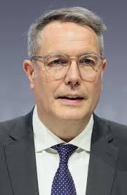 Alexander Schweitzer