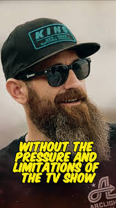 Aaron Kaufman's Instagram, Twitter & Facebook