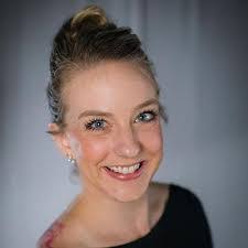 Tracy Rutter's Instagram, Twitter & Facebook