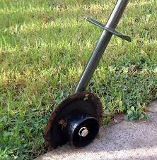 Black Decker Le750 Electric Landscape Edger Blade Pin By Catherine Gish On Garden Lawn Edging Garden Edging Tool Edging Tools