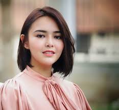 Dunia hiburan tanah air maupun luar negeri terkadang membuat kita penasaran, sehingga kita selalu amanda gabriella manopo lugue atau akrab dipanggil dengan nama amanda adalah anak kedua dari pasangan henny manopo lugue dan. Biodata Amanda Manopo Lengkap Dengan Agama Antapedia Com