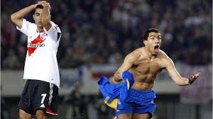 A los 10, una confusión en la defensa millonaria dejó libre a medina por derecha y ante la presión rival, el pelotazo del uno se fue al lateral. River Nunca Venceu O Boca Na Bombonera Pela Libertadores Veja Historico Gazeta Esportiva