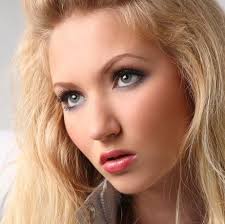 Miahnna, Fashion & Editorial Model