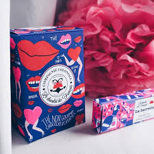 Yummy La Jolie Collab Lechocolatdesfrancais X Compagnie Coloniale C Est L Alliance D Un Chocolat Caramel Et D Un The Noir De Qua In 2020 Coffee Bag Barrett Coffee