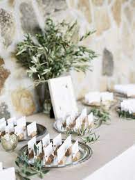 Nos Plus Belles Idees De Plans De Tables Originaux Pour 2017 Mariage Mediterraneen Deco Mariage Olivier Table Mariage Olivier