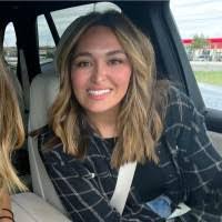 Lauren Everett's Instagram, Twitter & Facebook