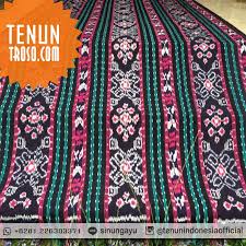 Scopri ricette, idee per la casa, consigli di stile e altre idee da provare. Selimut Tenun Jepara Etnik Motif Bunga Kain Tenun Ikat Troso